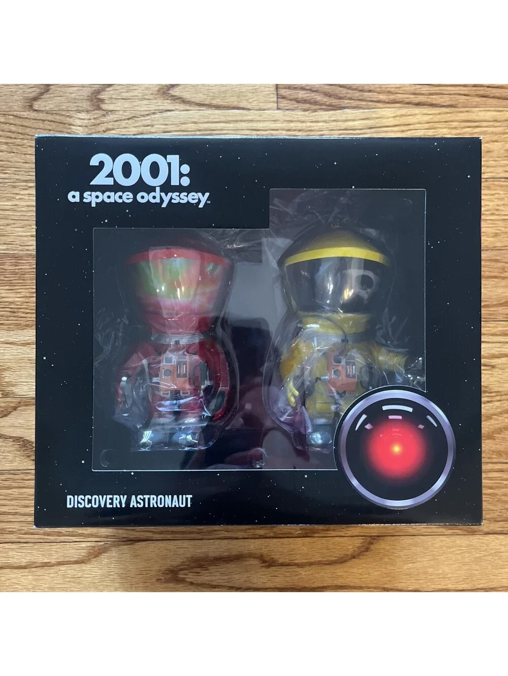 Stanley Kubrick 2001 a Space Odyssey Discovery Astronaut Red & Yellow Sideshow